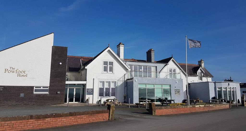 Annan Hotel | The Powfoot Hotel, Annan