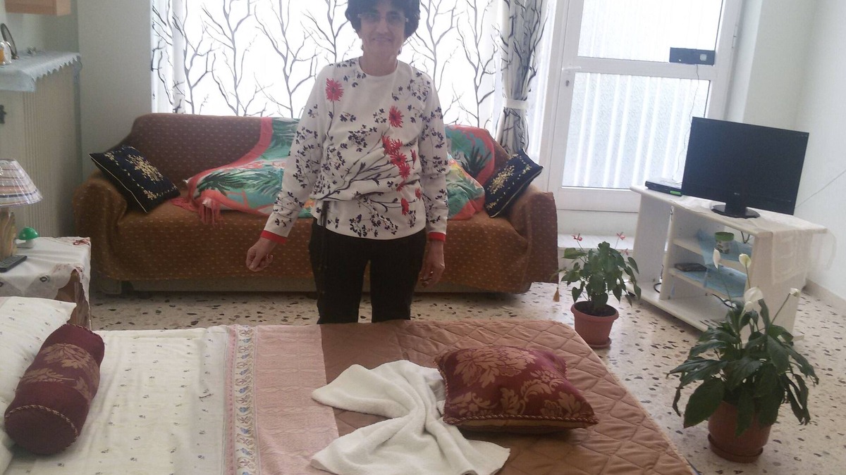 Nikaia House | The Pretty Bow - To Fiogaki