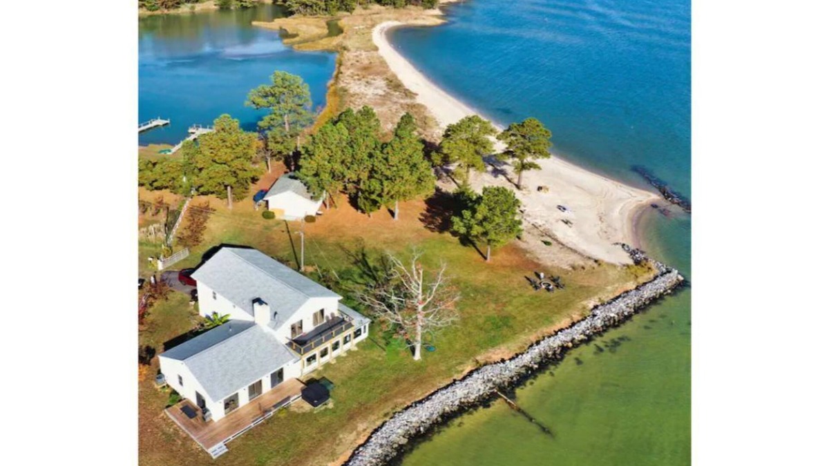 Heathsville House | The Private Beach Multi Family Oasis