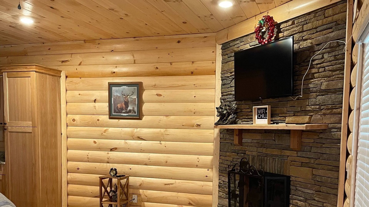 Converse Cabin | The PromiseLand 214A