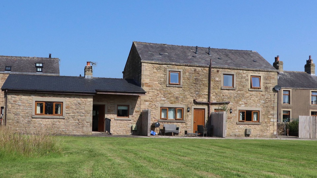 Higher Walton Cottage | The Proven House