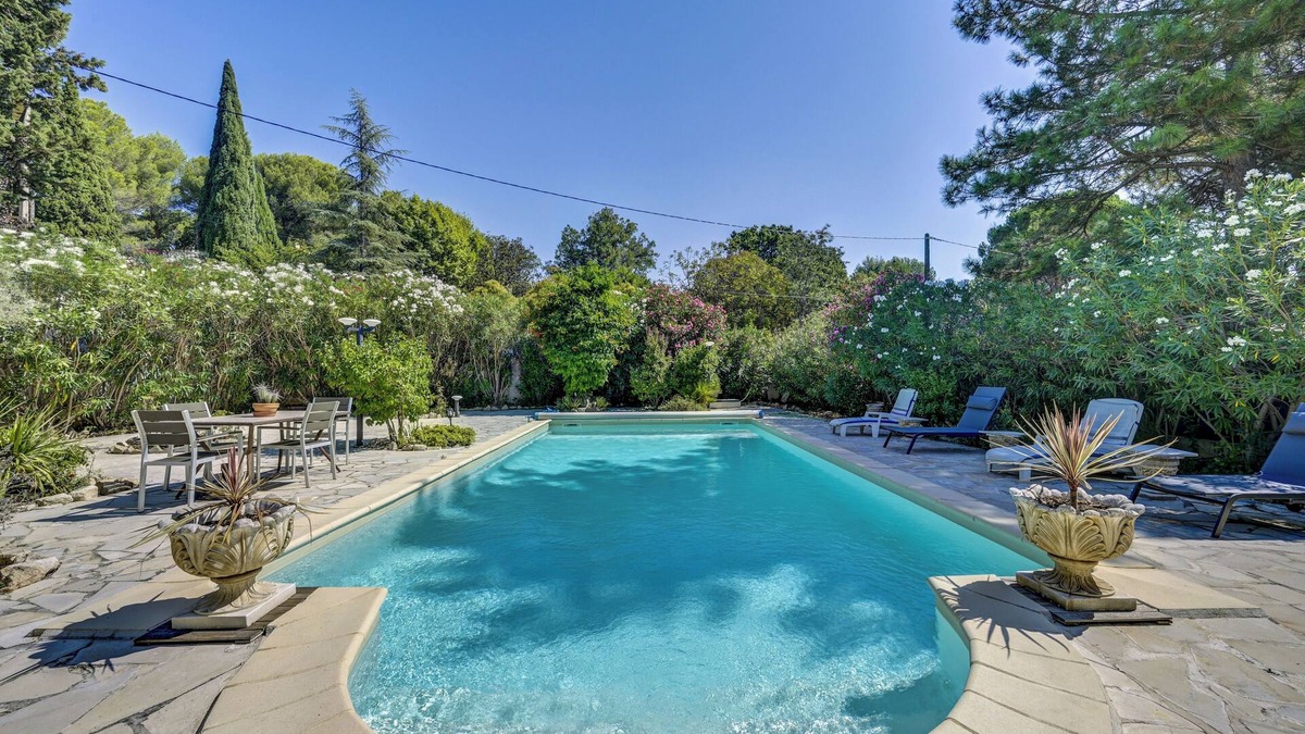 Aix-en-Provence Villa | The Provencal oasis