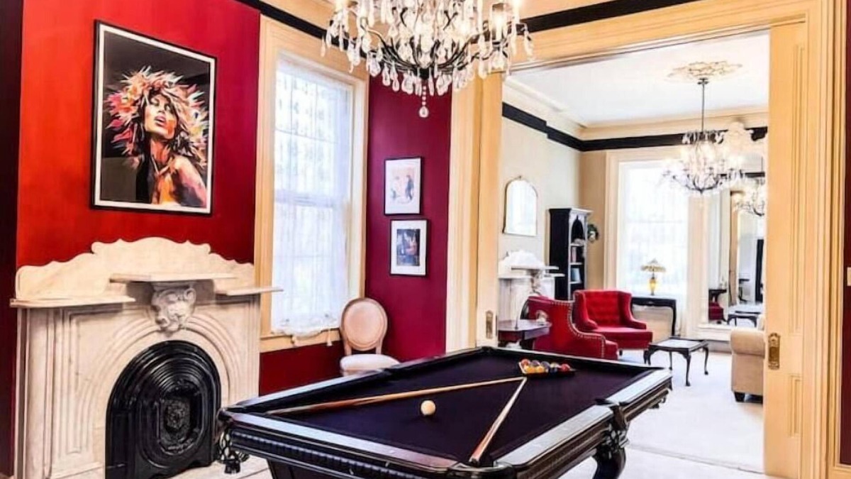 Downtown St. Louis House | The PS House: Hot Tub, Pool Table, Walk Score 93, Historic home w modern updates