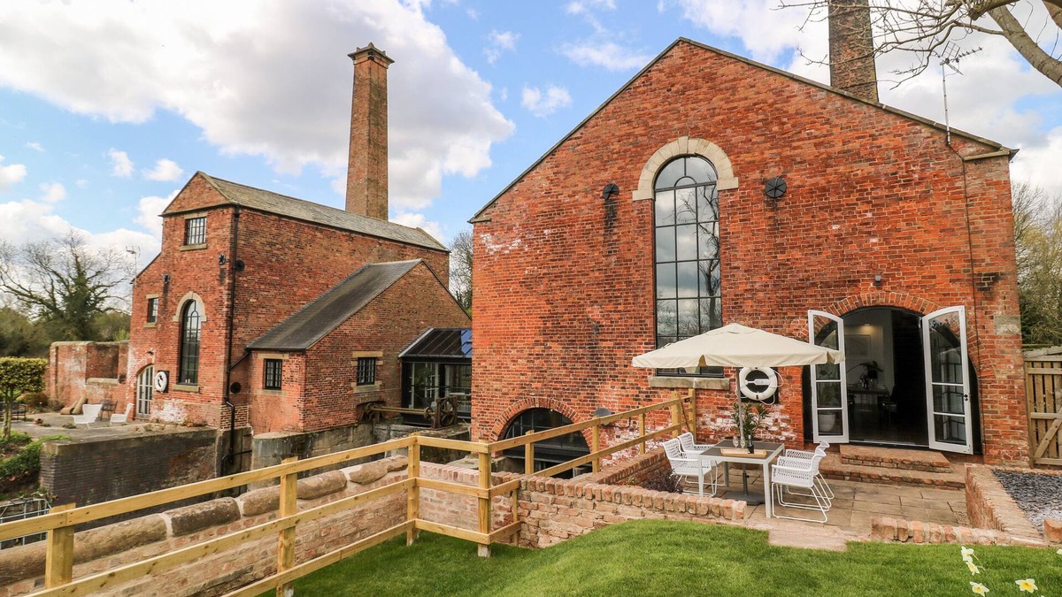 North Wheatley Cottage | THE PUMP HOUSE ART STUDIO, family friendly in Misterton