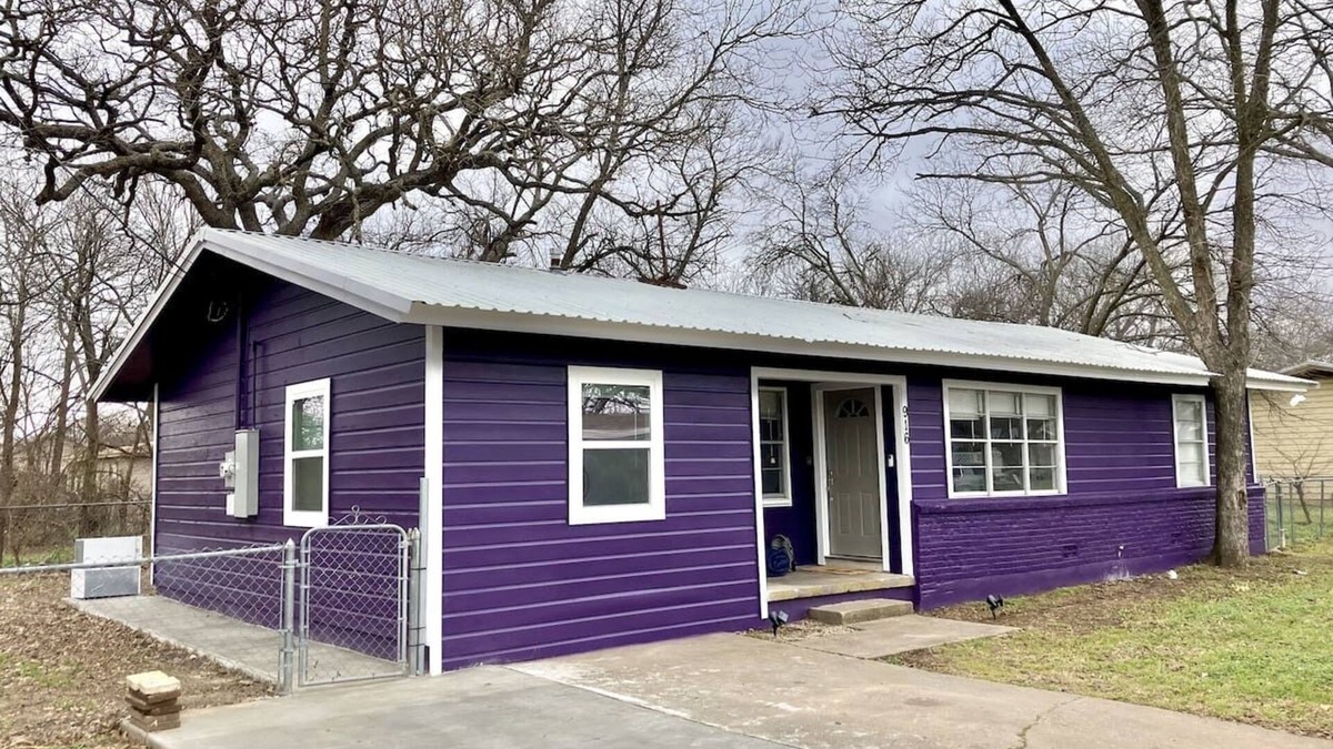 Stephenville House | The Purple House | Cozy Near TSU