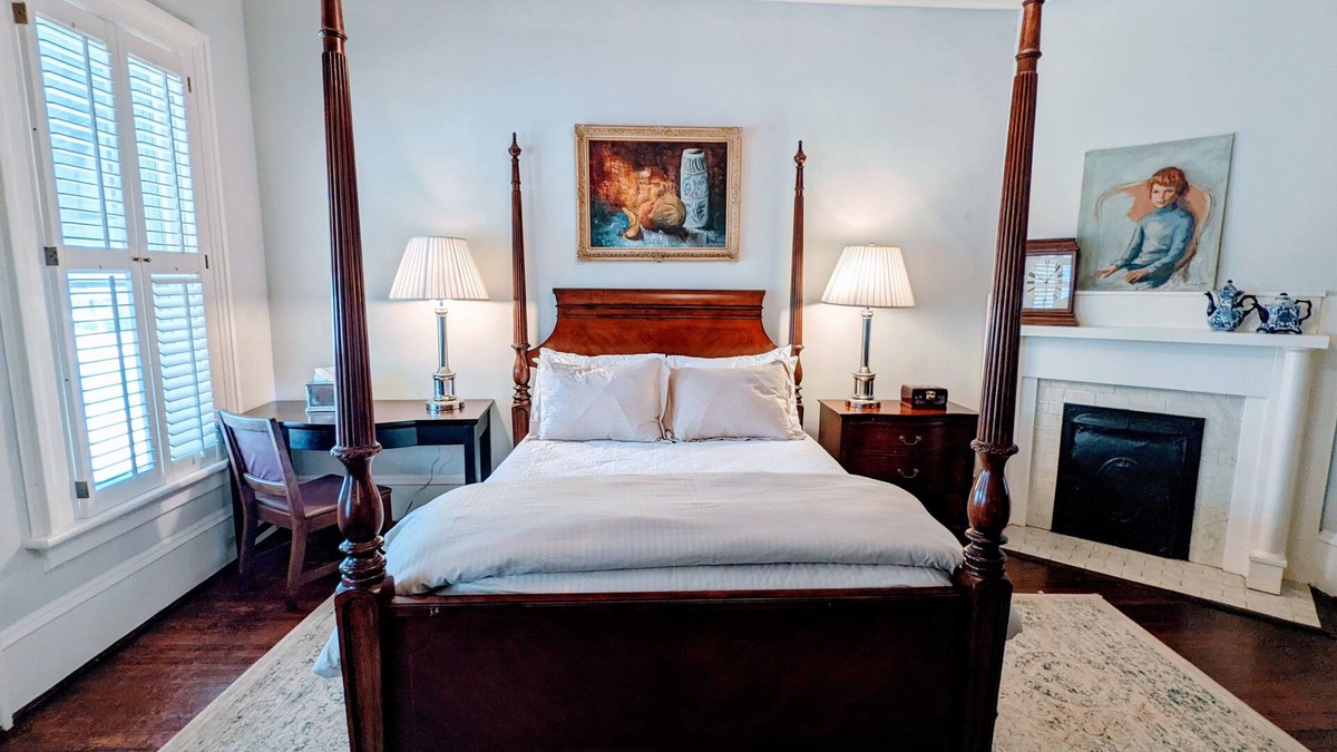 Buena Vista Hotel | The Putnam Room at The Town House Inn