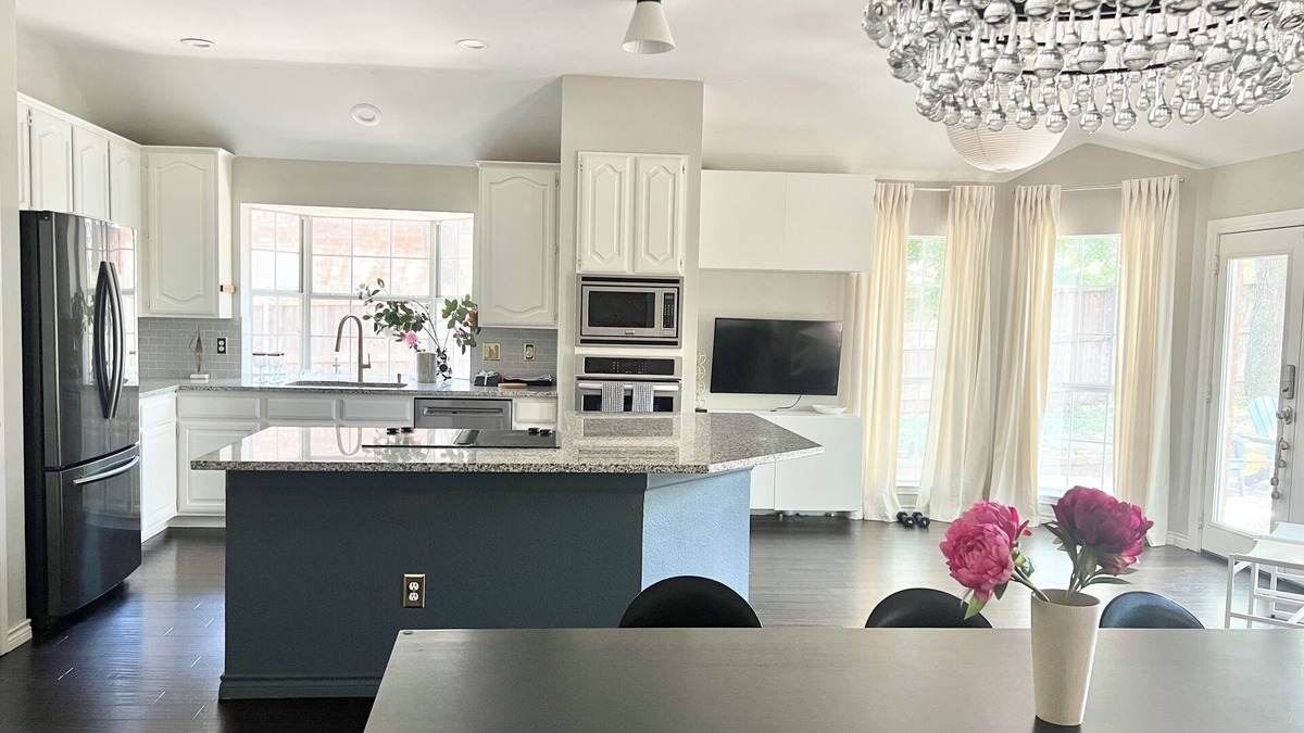 Grapevine House | The Putting Green House in Grapevine! Monthly rental zoned for Carroll ISD