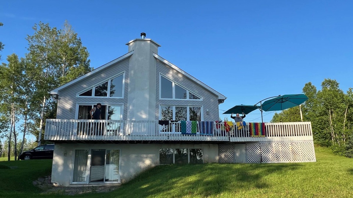 Sainte-Anne-du-Lac Cottage | The Puzzle Piece Chalet - A Cozy cottage, sharing our piece of the puzzle.