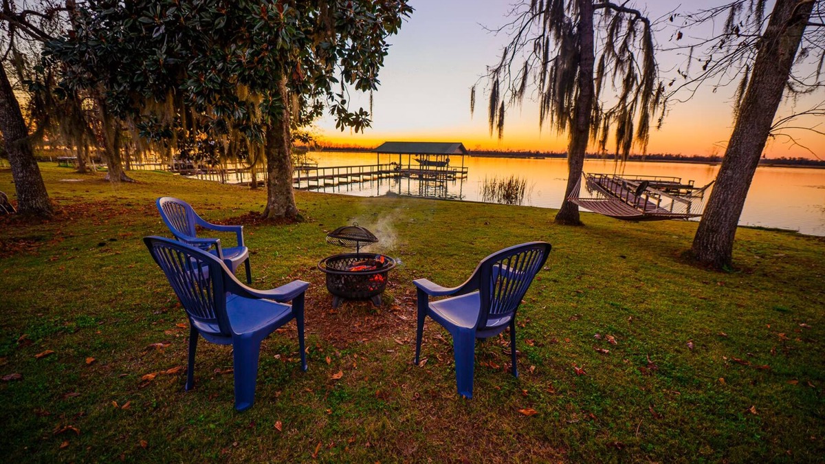 Donalsonville House | The "Q'whack Shack" on the Beautiful Lake Seminole with dock and boat storage