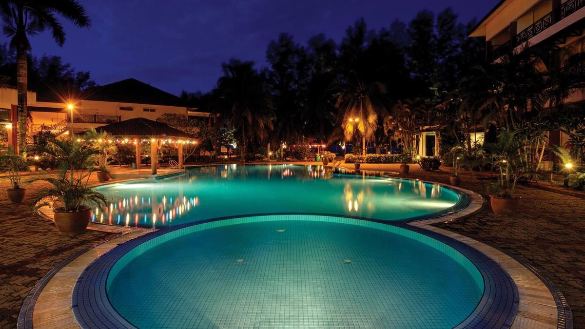 Paka Hotel | The Qamar Paka