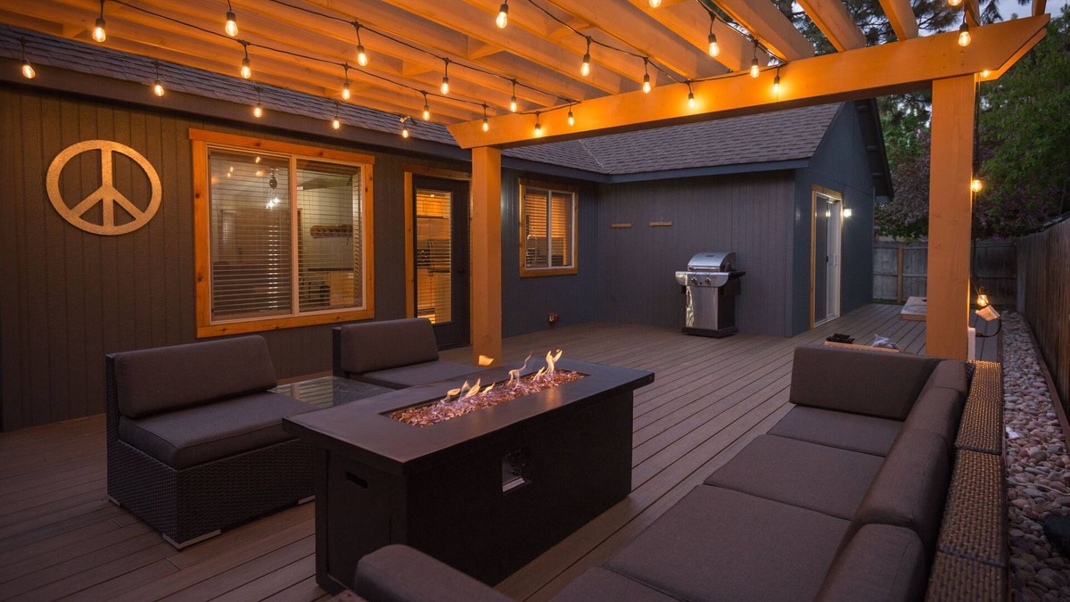 Southwest Bend House | The Quails Nest! SW Bend Custom Family Friendly Home ~ Fire pit ~ Pac Man