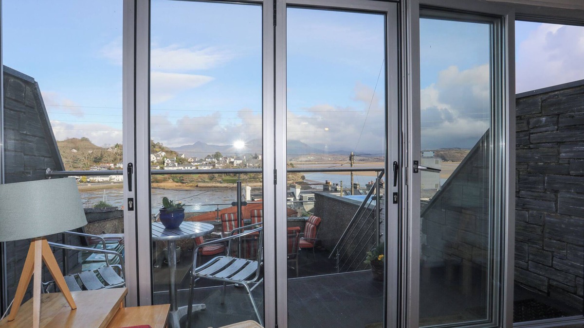 Borth-y-Gest Cottage | The Quarterdeck