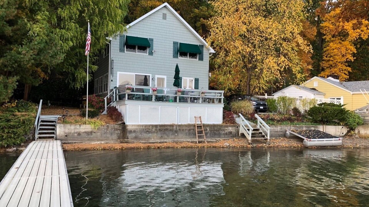 Town of Jerusalem House | The quiet beauty and convenience of being right on the water on Keuka Lake!