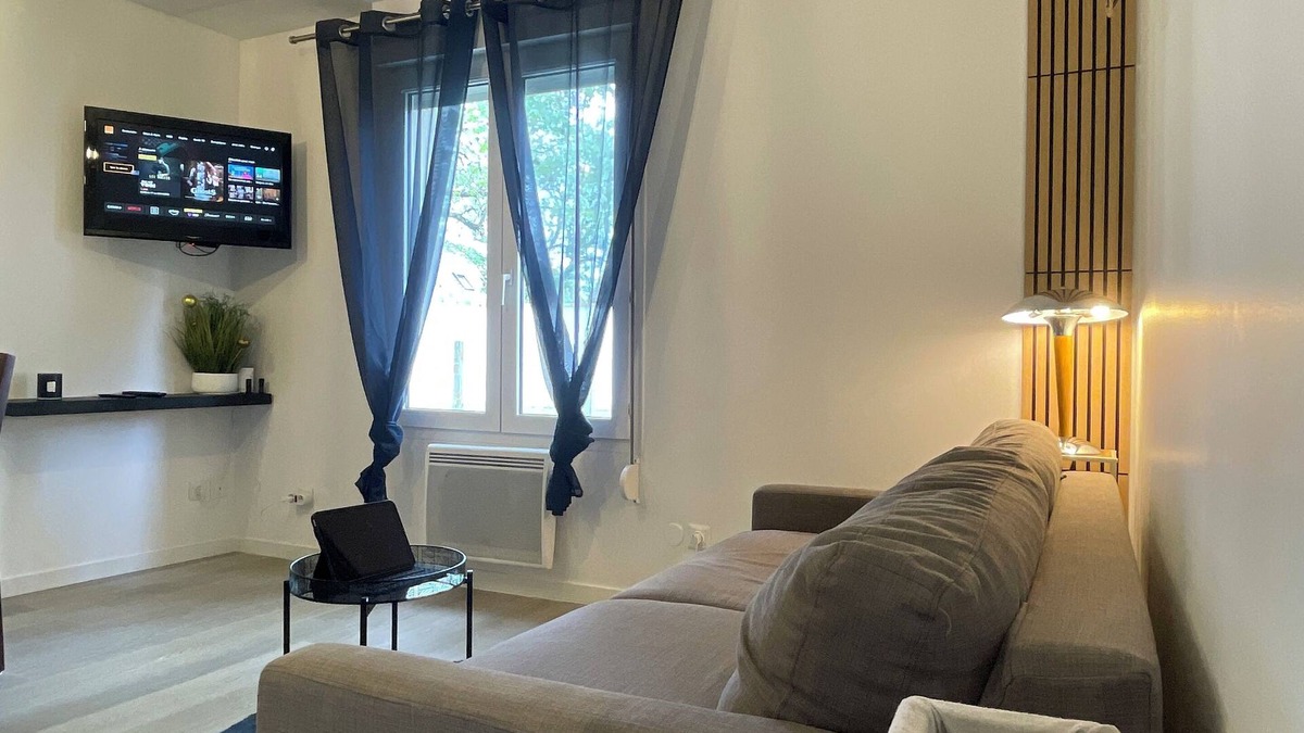 Le Chatelet-en-Brie Apartment | THE QUIET NEST IN THE COUNTRY OF FONTAINEBLEAU