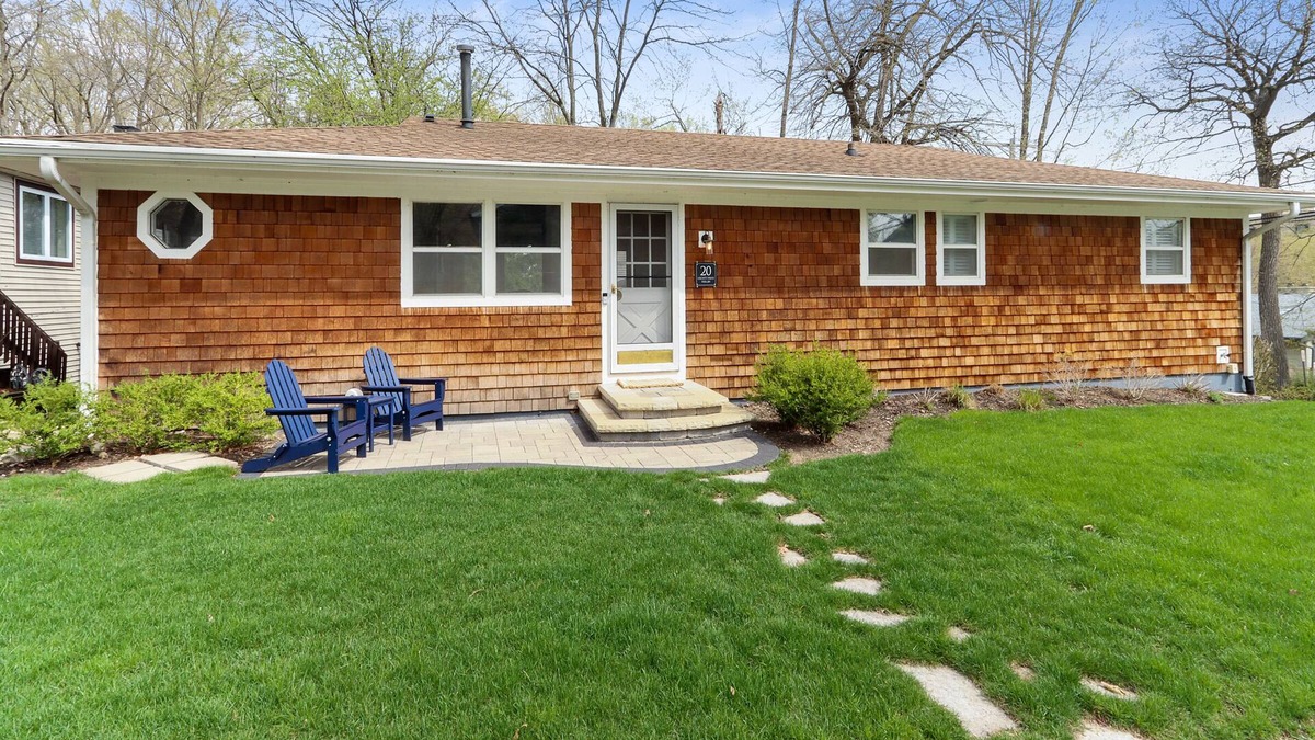 Williams Bay House | The Ranch by the Bay- Steps to Lake Geneva shoreline!