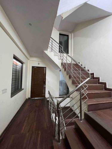 Sainik Farm Bed & Breakfast | The Raveesh - 2BHK Fully Furnished Apartment J85