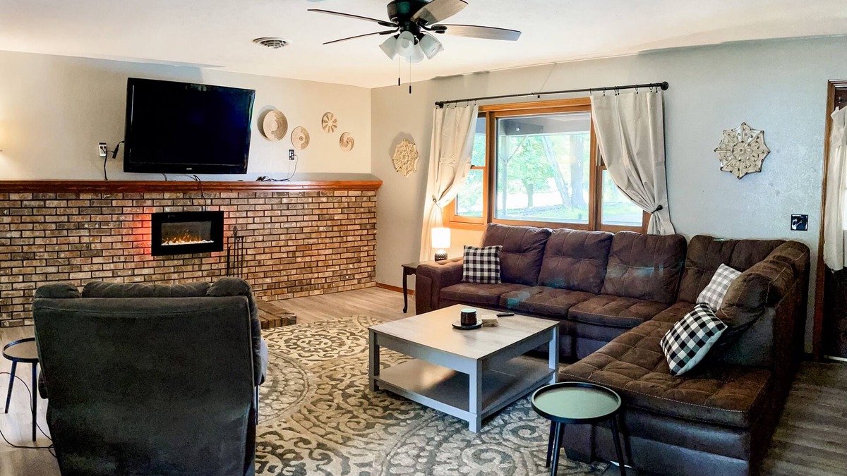 Webster Springs House | The Raven Retreat on the River — Mountain Views & Pet Friendly!