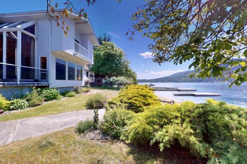 Christina Lake House | The Re-Treat at Christina Lake