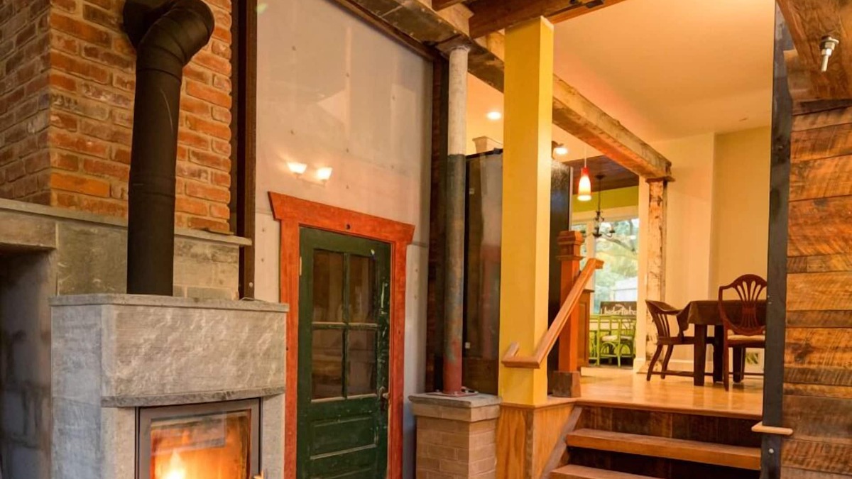 North Downtown House | The Recycled House - Walk Downtown