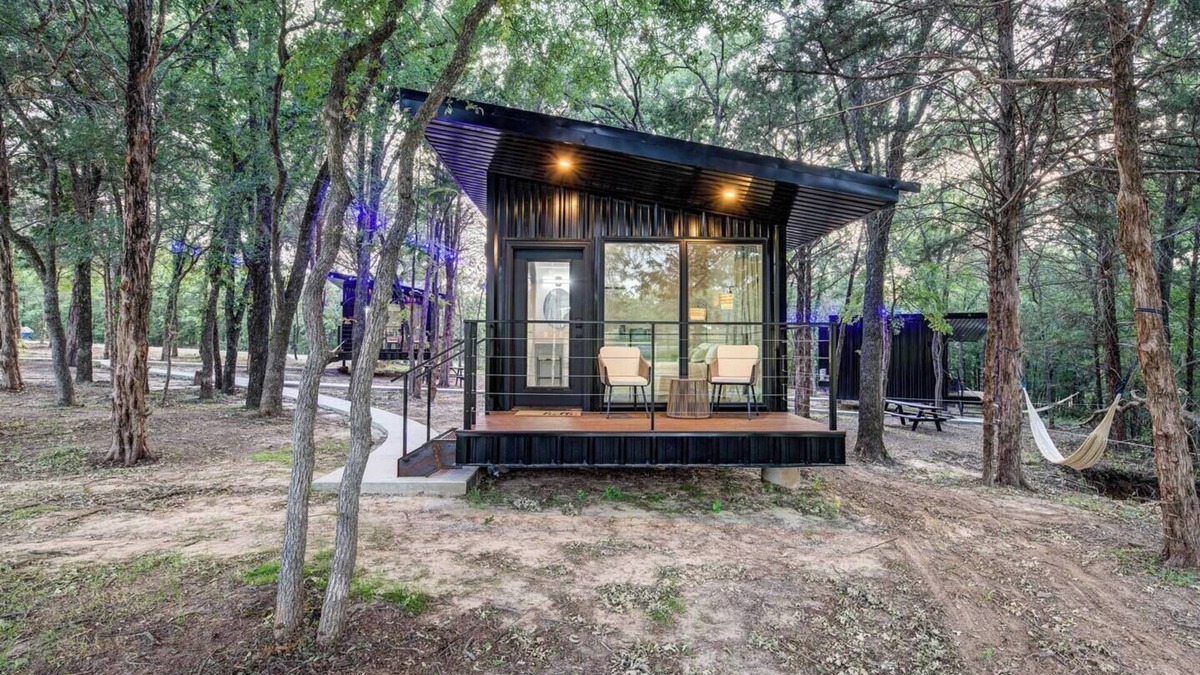 Alvord House | The Red Bird | Treehouse Stay + Pickleball Court