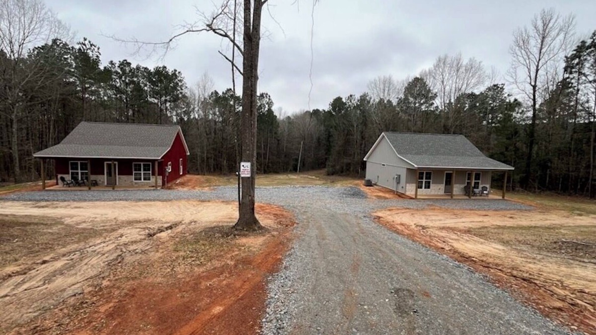 Calhoun Cottage | The Red Cottage on Brownlee!