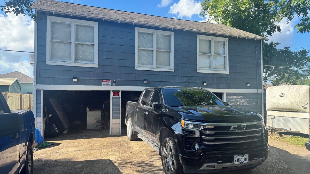 Beaumont Apartment | The Red Door - 1 Apartment, you’re welcomed with love!