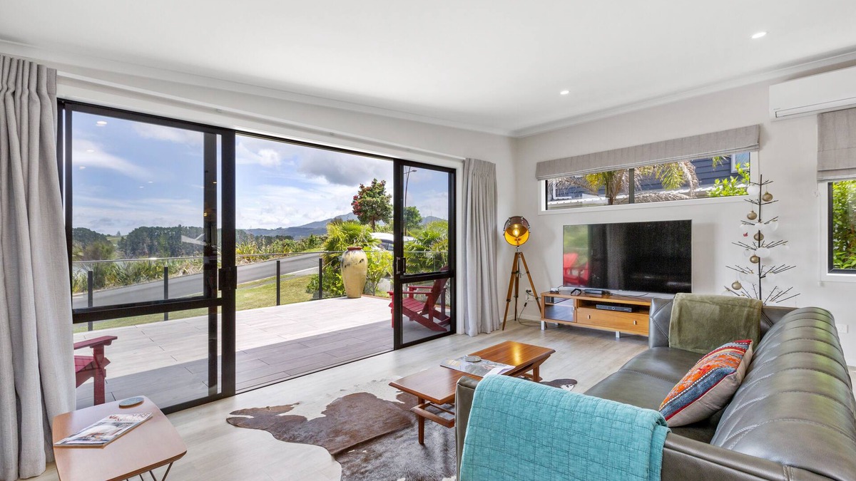 Raglan House | THE RED HOUSE
