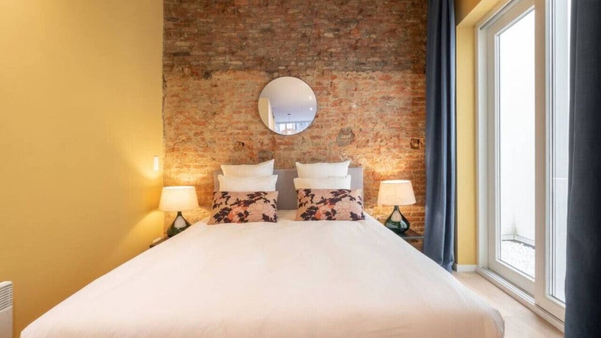 Sint-Andries Apartment | The Red Monkey by SHWAY