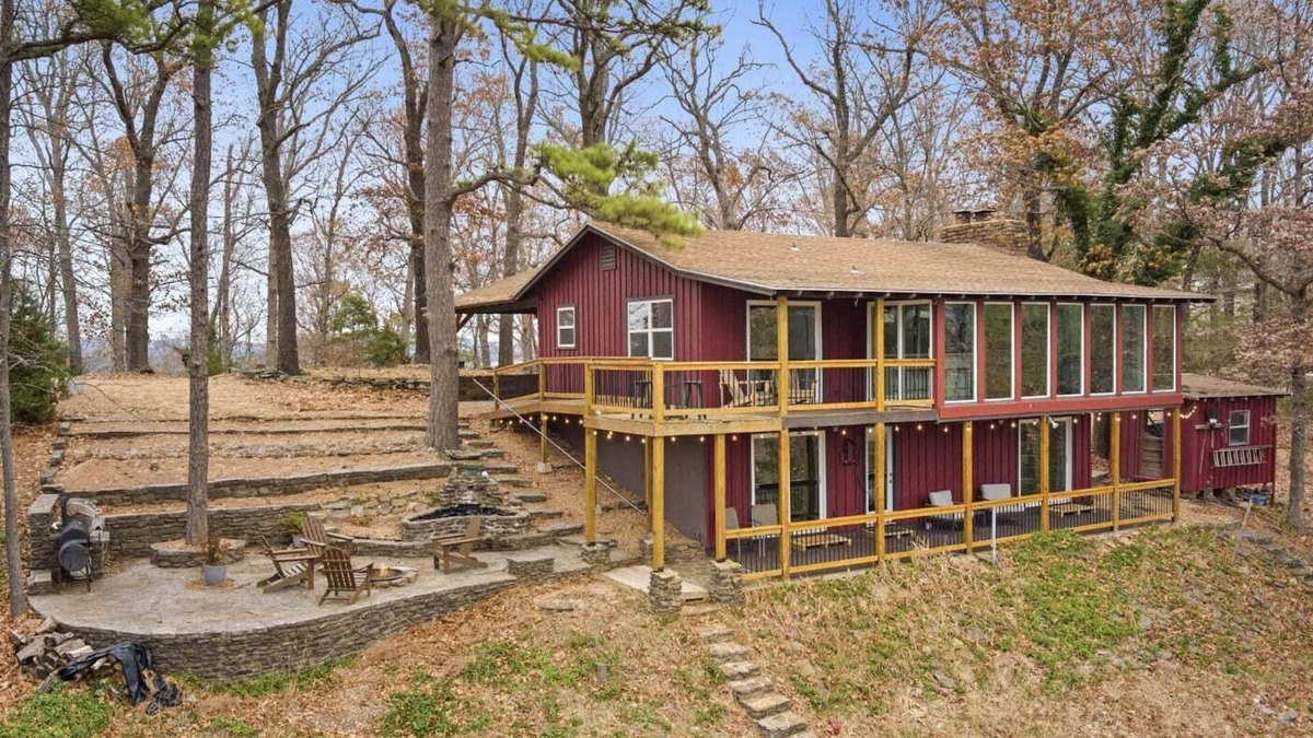 Rogers House | The Red Roost- Views of Beaver Lake