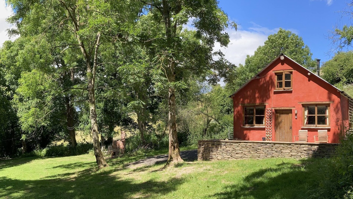 Llanbedr-dyffryn-clwyd Cabin | The Red Shed - A cosy woodland cabin with woodburner