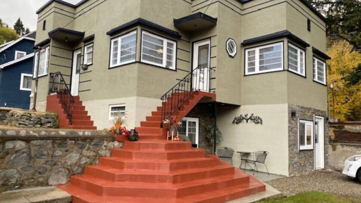 Trail House | The Red Step- Beautifully renovated heritage home