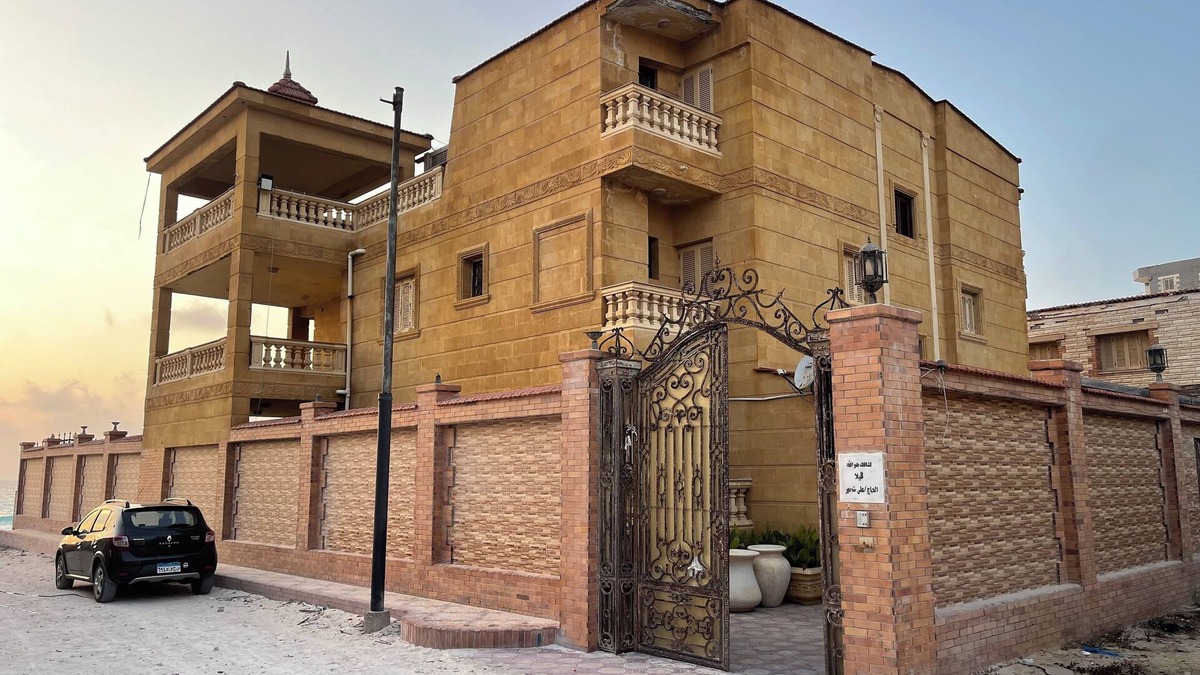 Al-'Amriyah Villa | The red villa is the first north coast road, 15 minutes from the airport.