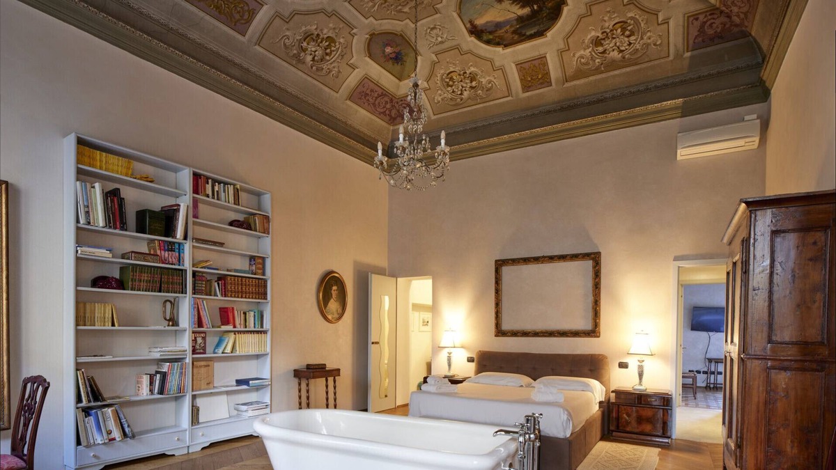 San Lorenzo Apartment | The Rediscovered House