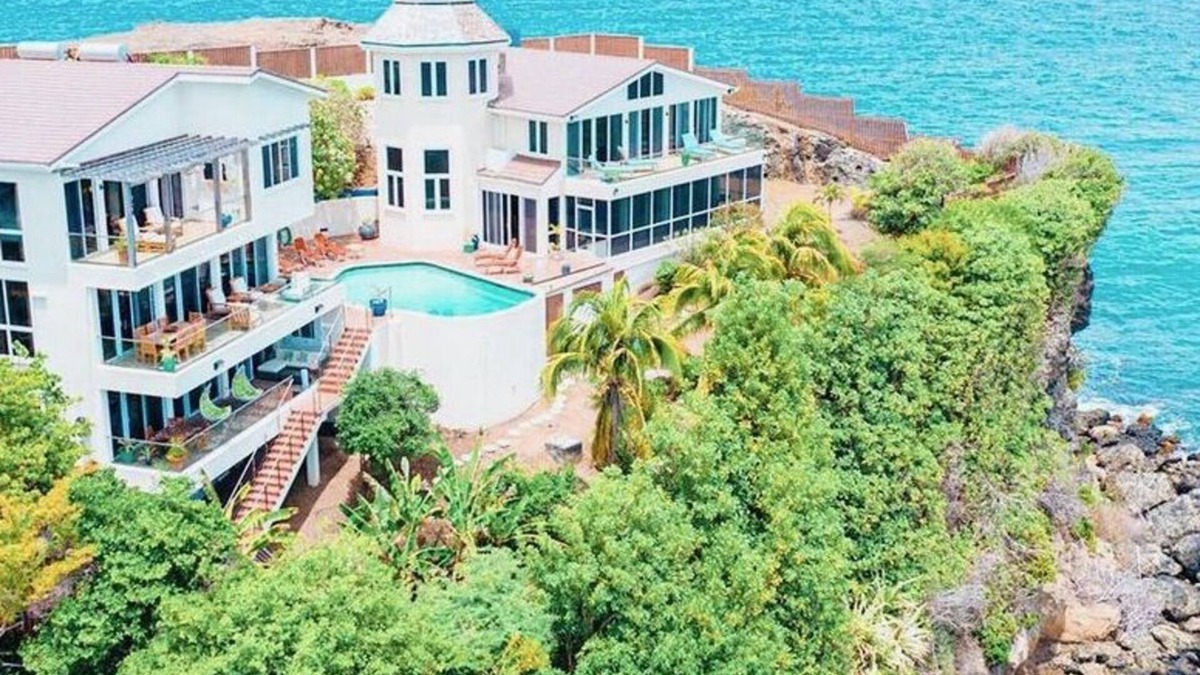 Lance aux Epines Villa | The Reef Villa is two bedrooms with en-suite bathrooms