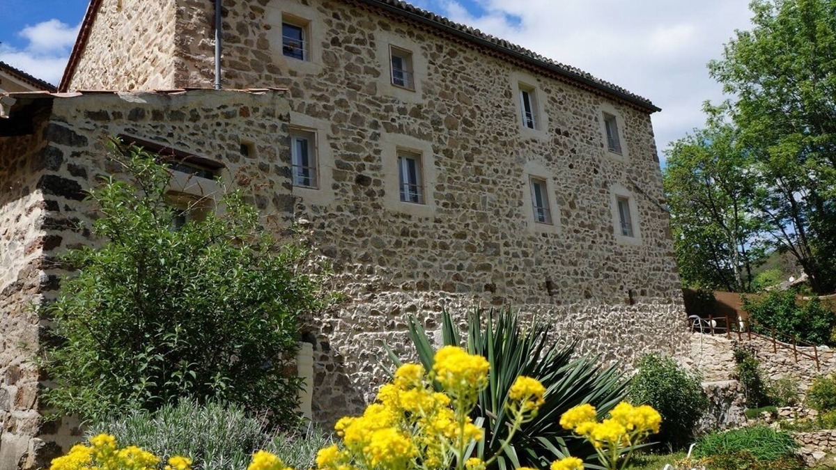 Saint-Julien-du-Gua Apartment | The refuge of the fairies: * cottage in the heart of the Monts d'Ardèche- Near river