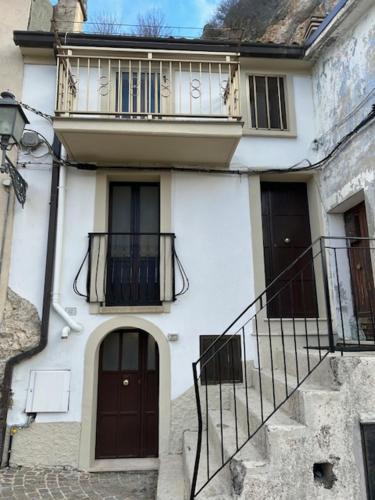 Pizzoferrato House | The Refuge of Angels