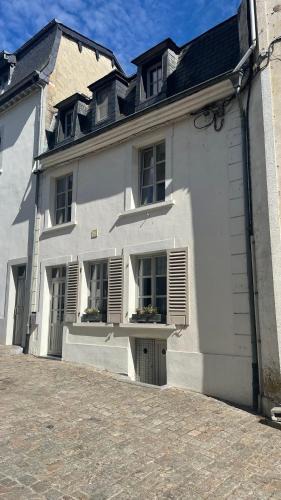 Bouillon House | The Refuge of Happiness