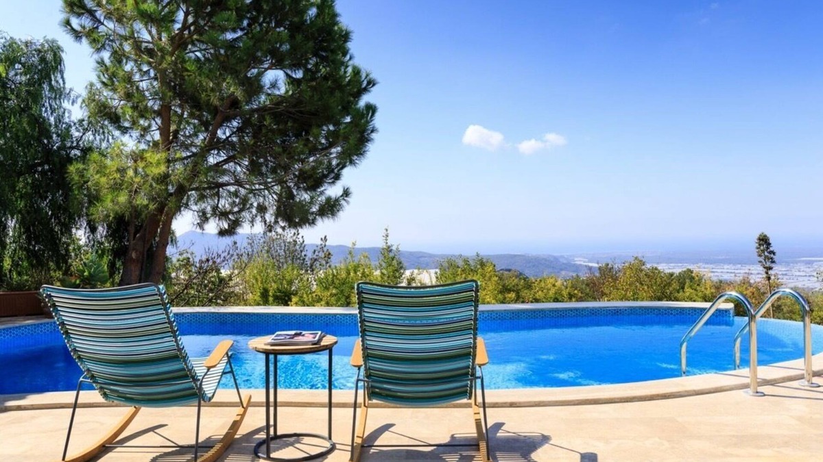Yesiluzumlu Villa | The Regency Cottage - Two Bedroom Villa, Sleeps 4