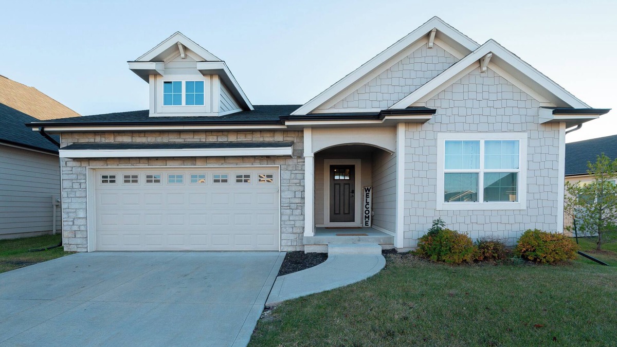 Ankeny House | The Rehoboth- Iowa -Entire Home, 4BR- Deluxe & Elegant, Great Location near I-35