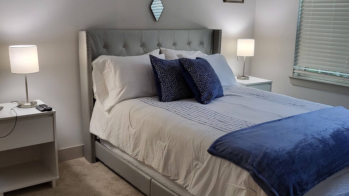 Five Points South Apartment | The Relaxation Chamber is in Walking distance of Regions Field