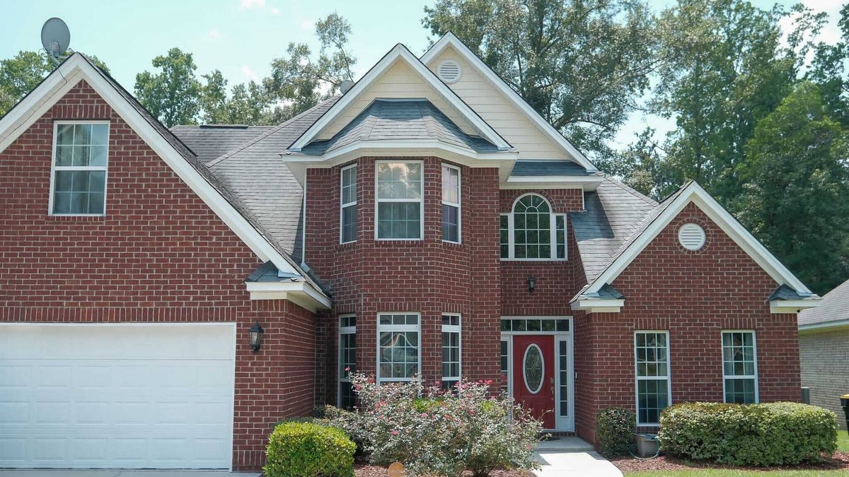 Fleming House | The Relaxation GetawaynSleeps 10 4 bedrooms 3.5 baths