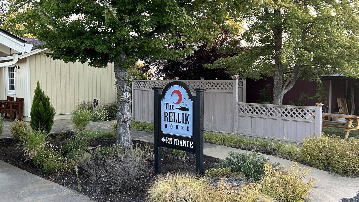 Medford House | The Rellik House and Winery