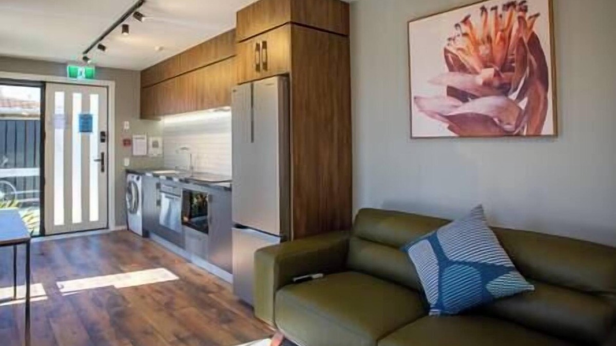Rewa Apartment | The Residence Fitzroy - One bedroom Apartment - Sky Tv (Apt 1)