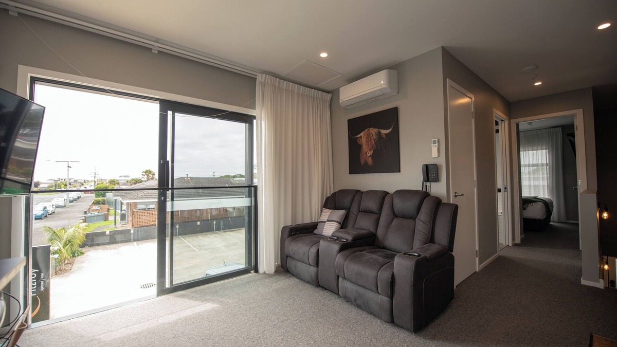 Fitzroy Apartment | The Residence Fitzroy - Spa bath - One bedroom Apartment - Sky Tv (Apt 2)