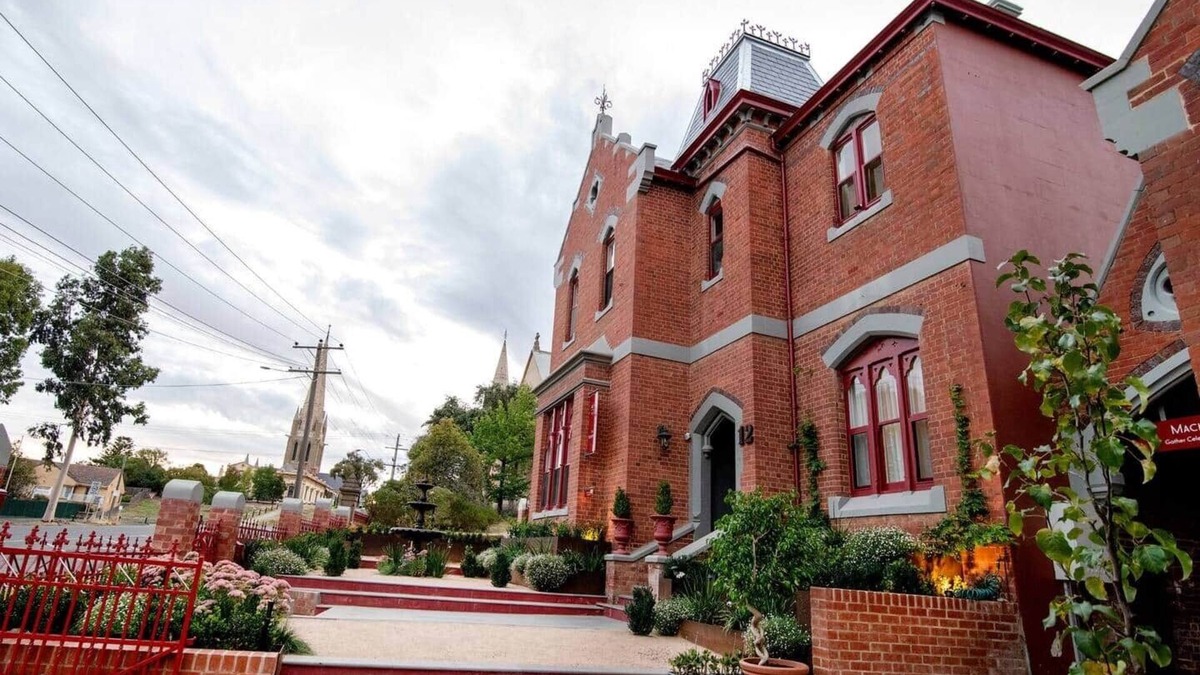 Bendigo House | The Residence of MacKenzie Quarters