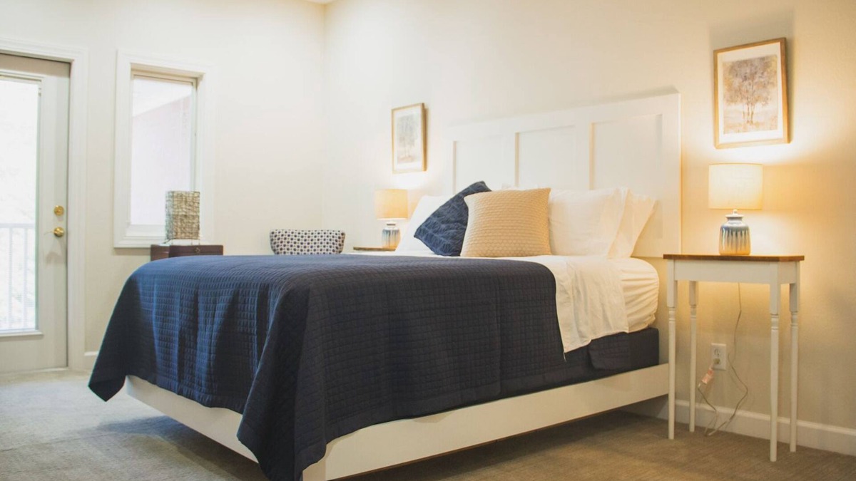 Paducah House | The Respite Boutique Hotel, Mockingbird A - Queen Suite