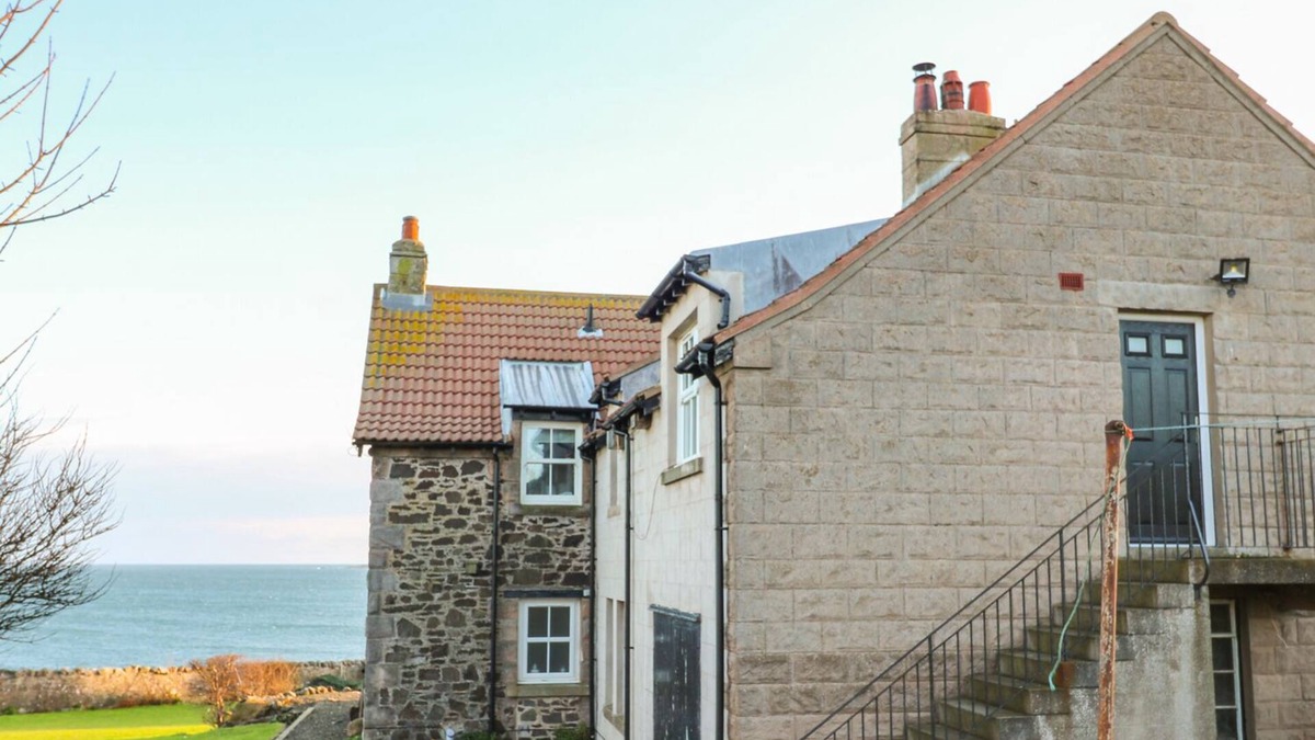 St Abbs Apartment | THE REST, pet friendly, country holiday cottage in St Abbs