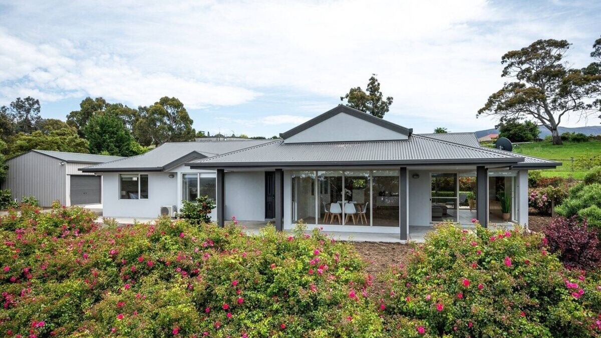 Kingston House | "The Rest Retreat" 3 Bed, 2 Bath - 15 mins to CBD