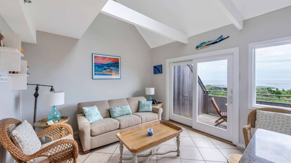 Napeague Apartment | The Retreat 1BR Beachside Loft | Tennis+WiFi+PKG