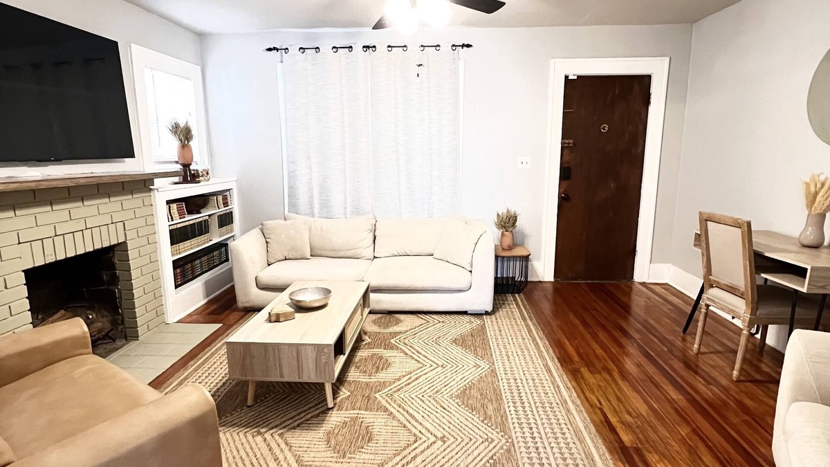 South Overton House | The Retreat - 2Bd/1Ba - Walk to Texas Tech Campus